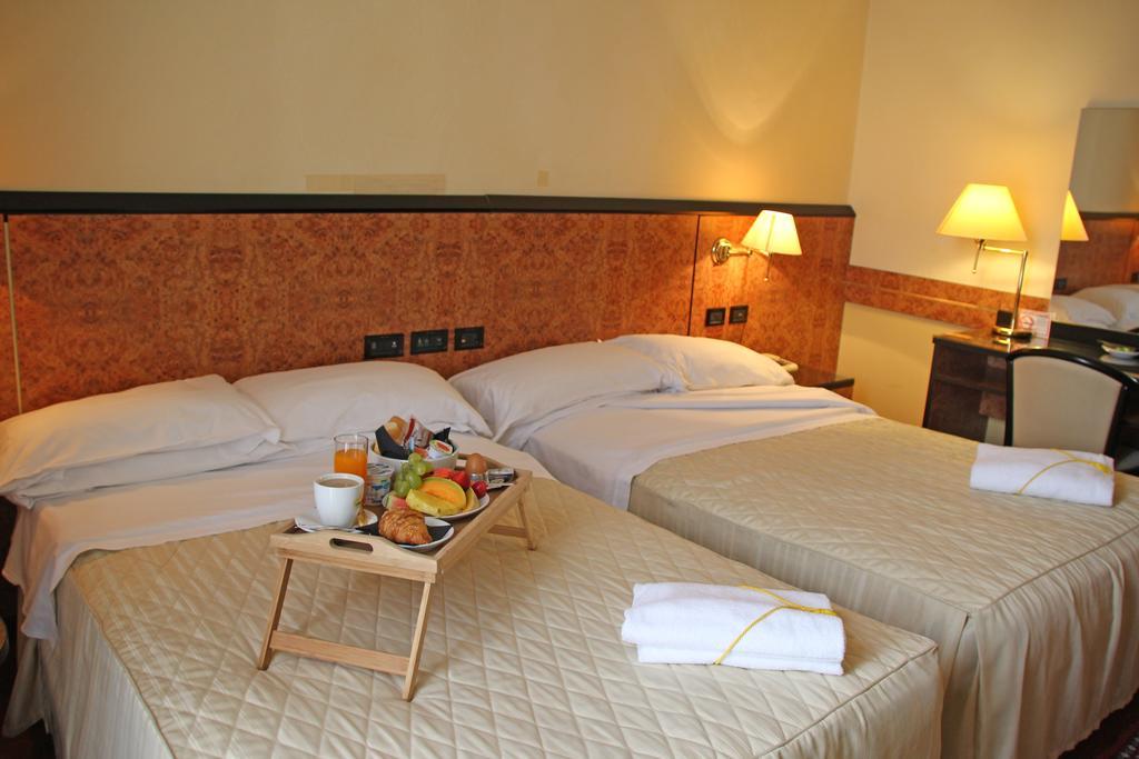 Park Hotel Villa Leon D'Oro Noventa di Piave Εξωτερικό φωτογραφία