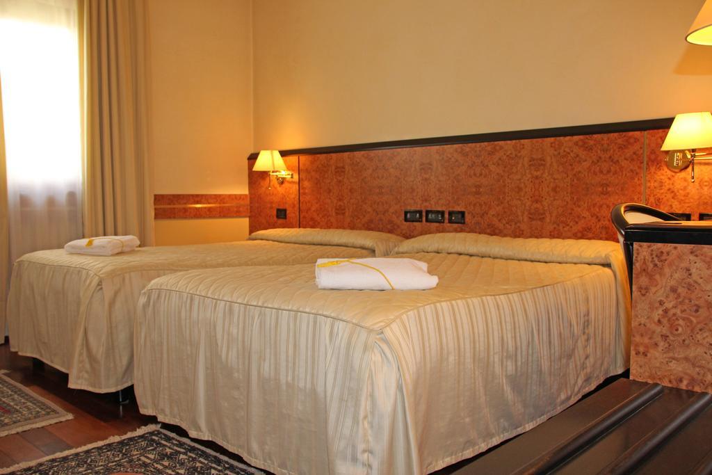 Park Hotel Villa Leon D'Oro Noventa di Piave Εξωτερικό φωτογραφία